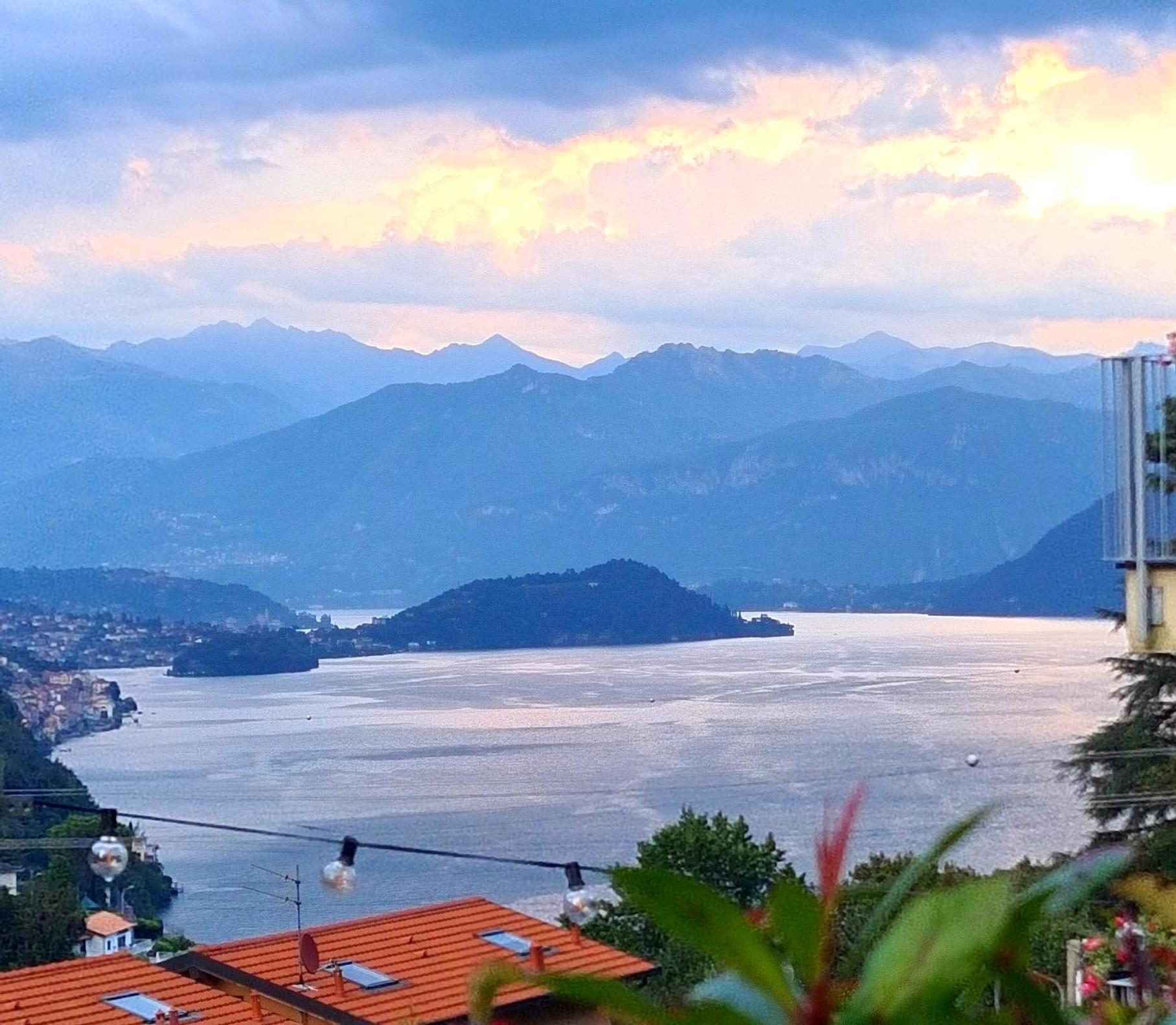 Vista Dolce Isola _ Lakeview Pool, Terrace & Garden Apartment Ардженьо Стая снимка